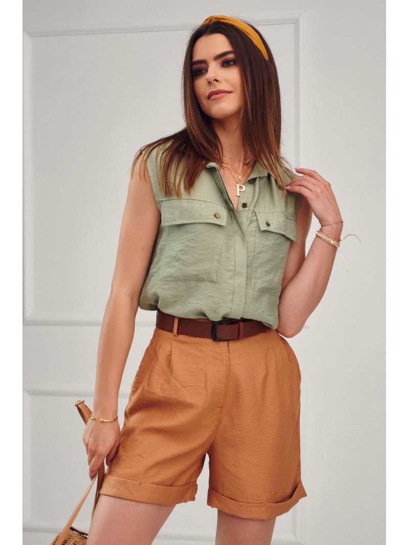 Pantaloni scurti de dama cu curea, caramel MP47361 - Magazin online - Boutique